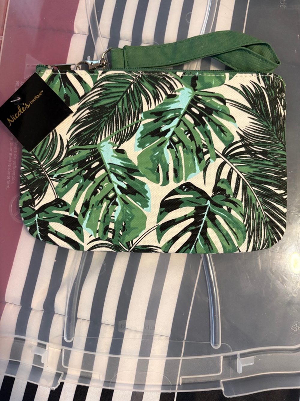 Nicole's Boutique Green Tropical Leaf Wristlet